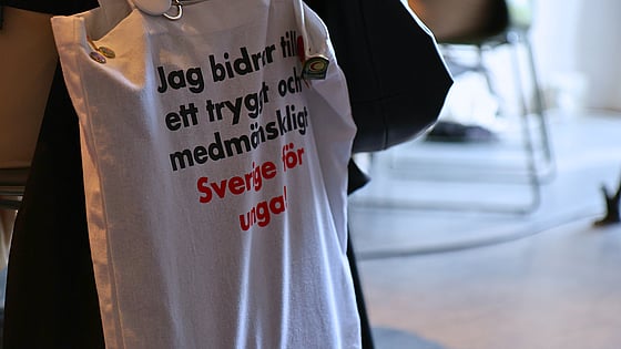 RKUF tygkasse som hänger i förgrunden